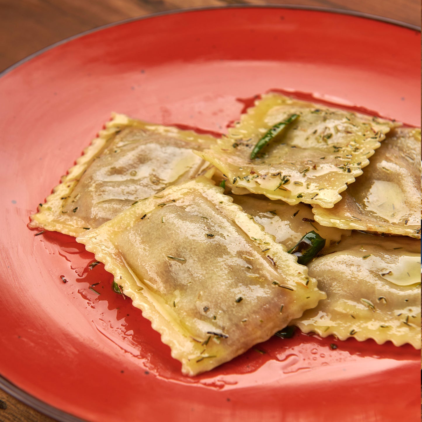 Raviolón Relleno con Ragout de Cordero de Magallanes
